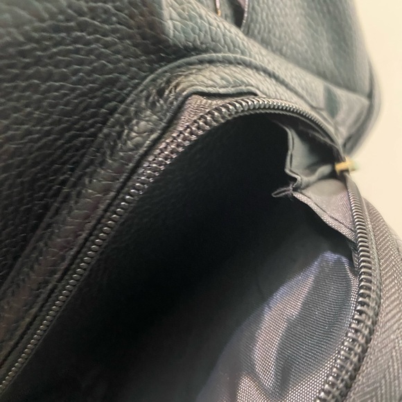 Disney Minnie Mouse backpack in black with sequin ears and bow.Adorable! - Picture 6 of 12